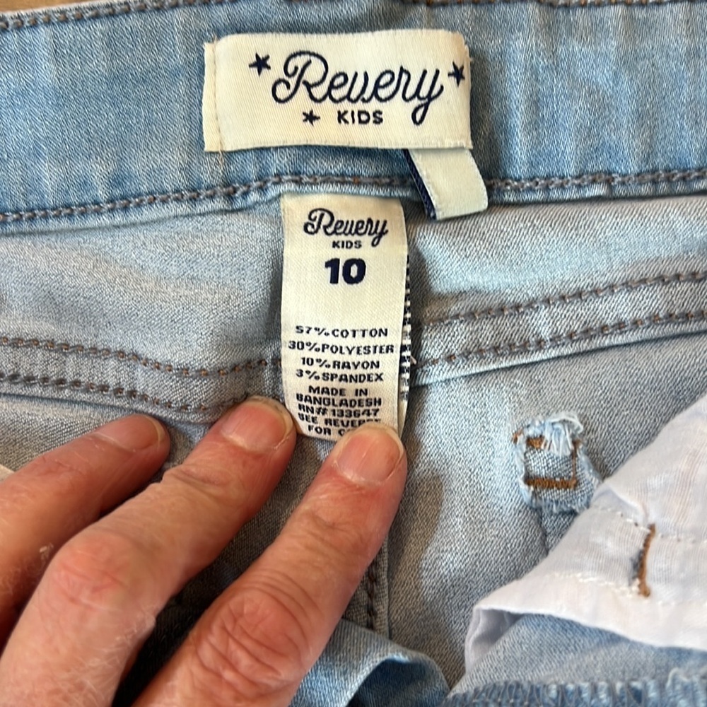 Cute girls skinny jeans with frayed bottom. Size 10 - Picture 2 of 3